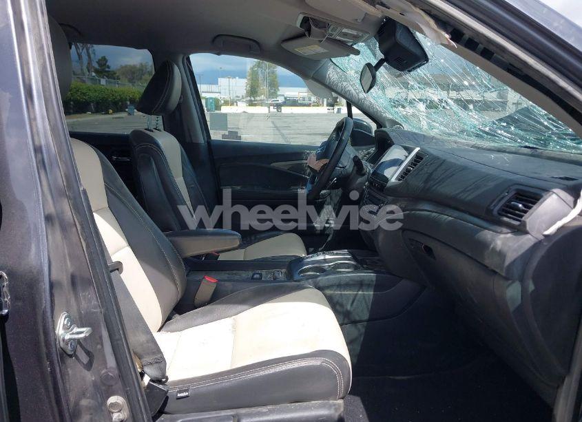 Photo 5 of 2020 Honda Ridgeline 2WD SPORT (VIN 5FPYK2F10LB000196)