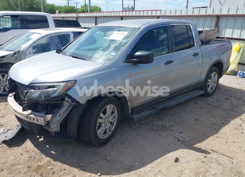 Photo 2 of 2019 Honda Ridgeline RT (VIN 5FPYK2F22KB006427)