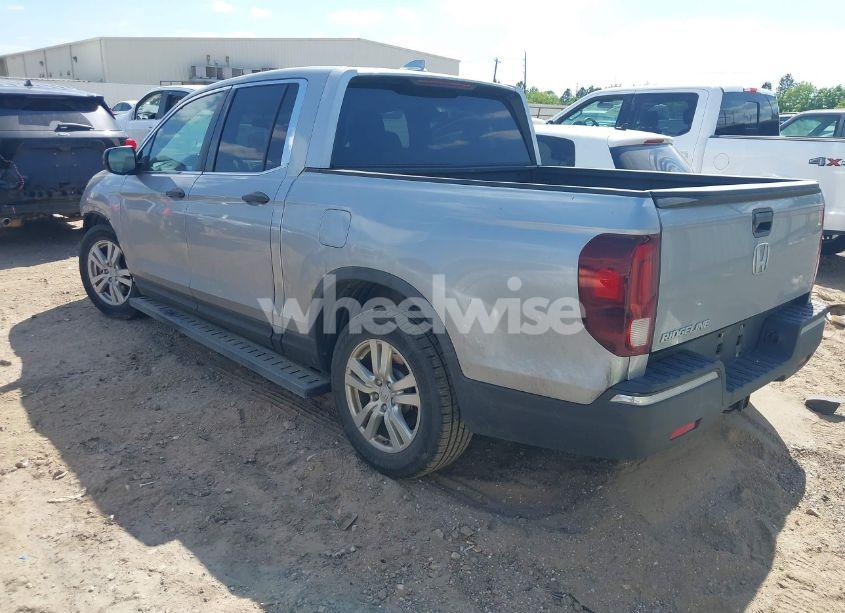 Photo 3 of 2019 Honda Ridgeline RT (VIN 5FPYK2F22KB006427)