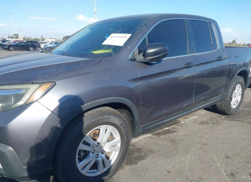 Photo 6 of 2017 Honda Ridgeline RT (VIN 5FPYK2F23HB010124)