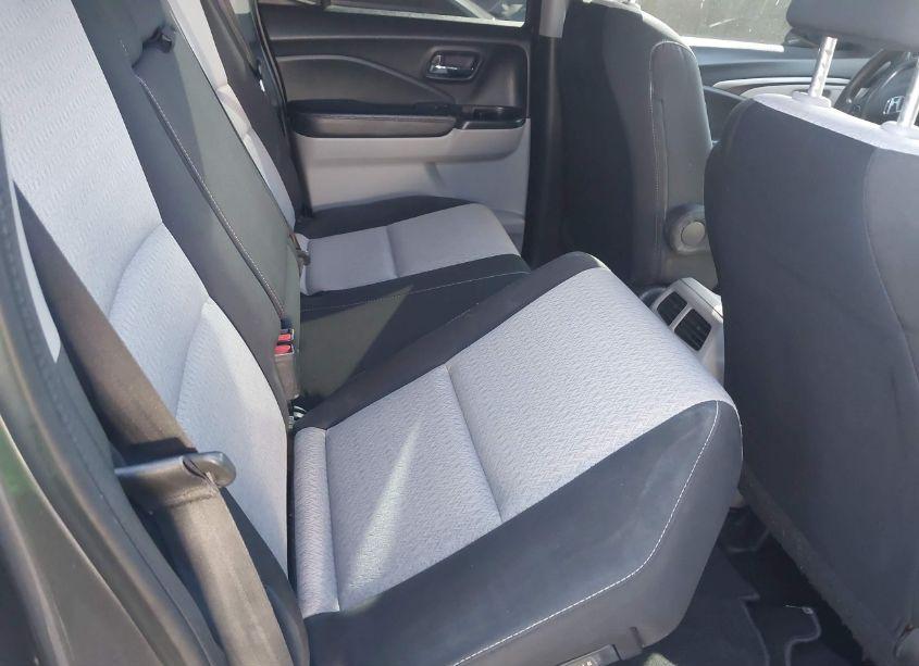 Photo 8 of 2017 Honda Ridgeline RT (VIN 5FPYK2F23HB010124)