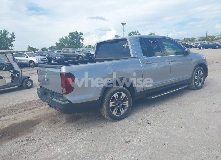 Photo 4 of 2017 Honda Ridgeline RTL (VIN 5FPYK2F51HB001500)