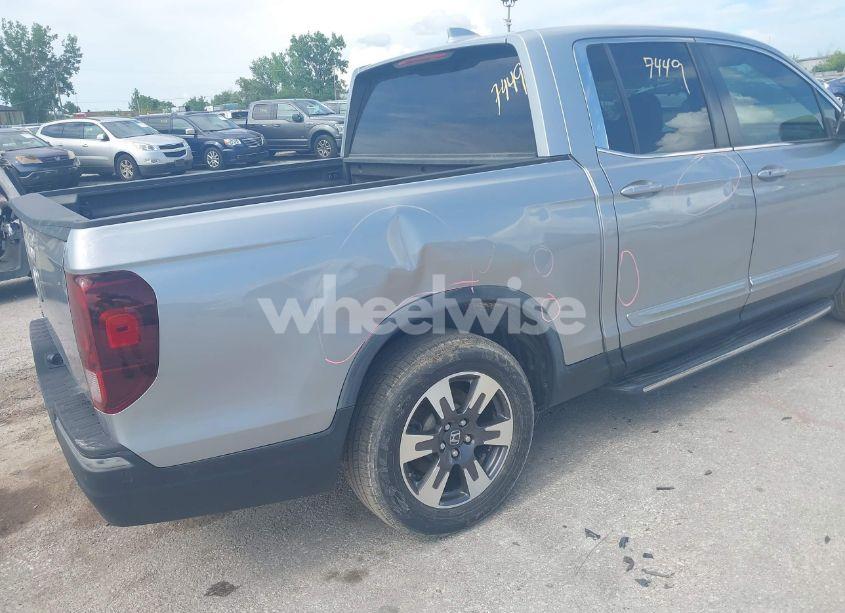 Photo 6 of 2017 Honda Ridgeline RTL (VIN 5FPYK2F51HB001500)