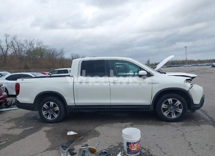 Photo 13 of 2017 Honda Ridgeline RTL (VIN 5FPYK2F51HB005353)
