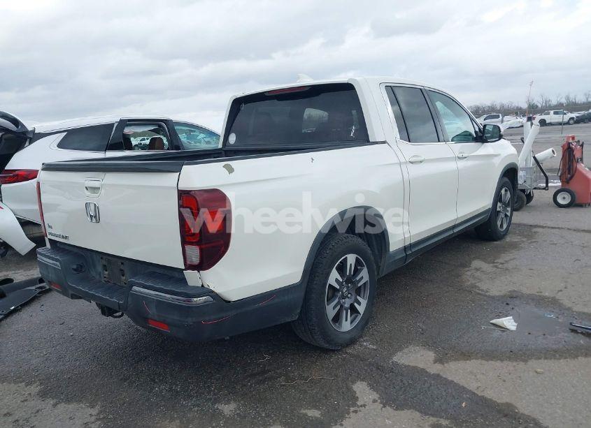 Photo 4 of 2017 Honda Ridgeline RTL (VIN 5FPYK2F51HB005353)