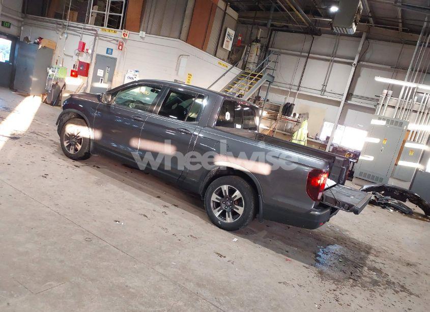 Photo 3 of 2019 Honda Ridgeline RTL (VIN 5FPYK2F54KB005791)