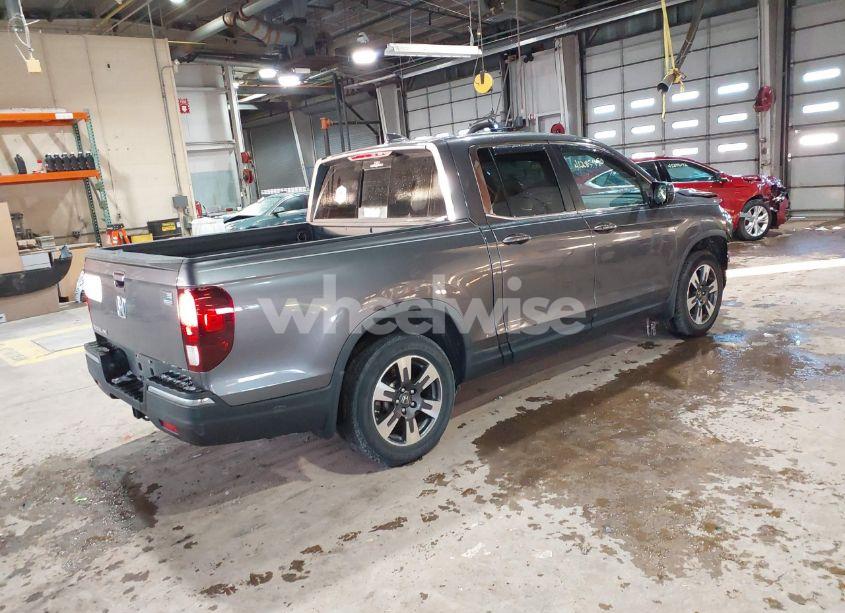 Photo 4 of 2019 Honda Ridgeline RTL (VIN 5FPYK2F54KB005791)