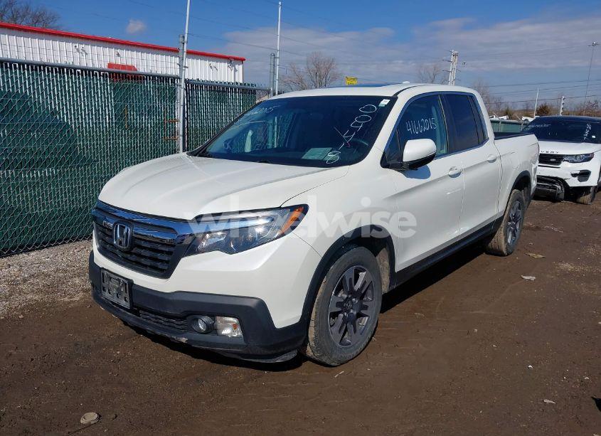 Photo 2 of 2019 Honda Ridgeline RTL (VIN 5FPYK2F5XKB004418)
