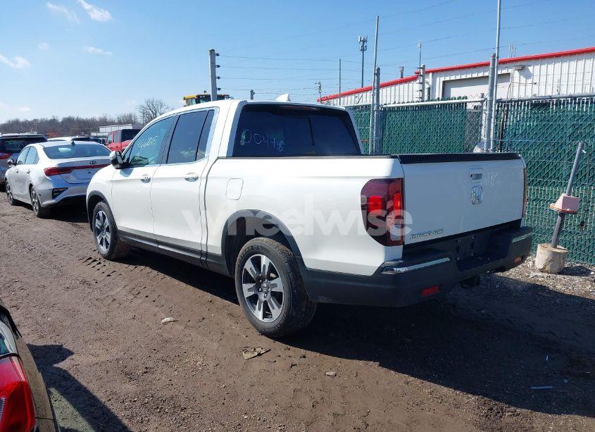Photo 3 of 2019 Honda Ridgeline RTL (VIN 5FPYK2F5XKB004418)
