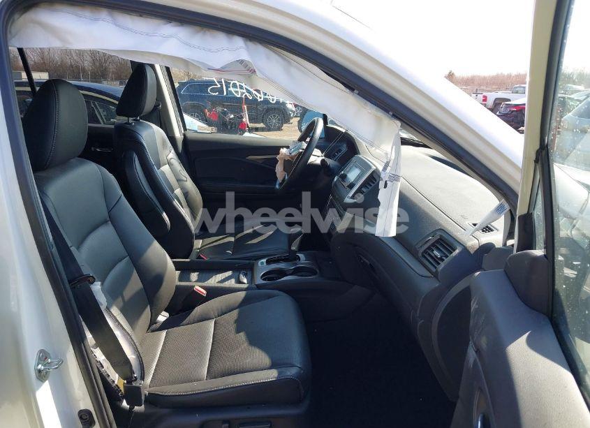 Photo 5 of 2019 Honda Ridgeline RTL (VIN 5FPYK2F5XKB004418)