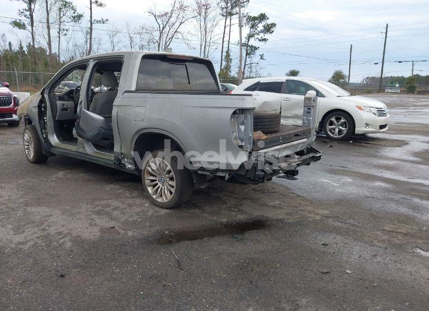 Photo 3 of 2019 Honda Ridgeline RTL-T (VIN 5FPYK2F60KB005862)