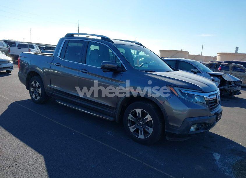 2017 Honda Ridgeline RTL-T (VIN 5FPYK2F64HB001113) main photo