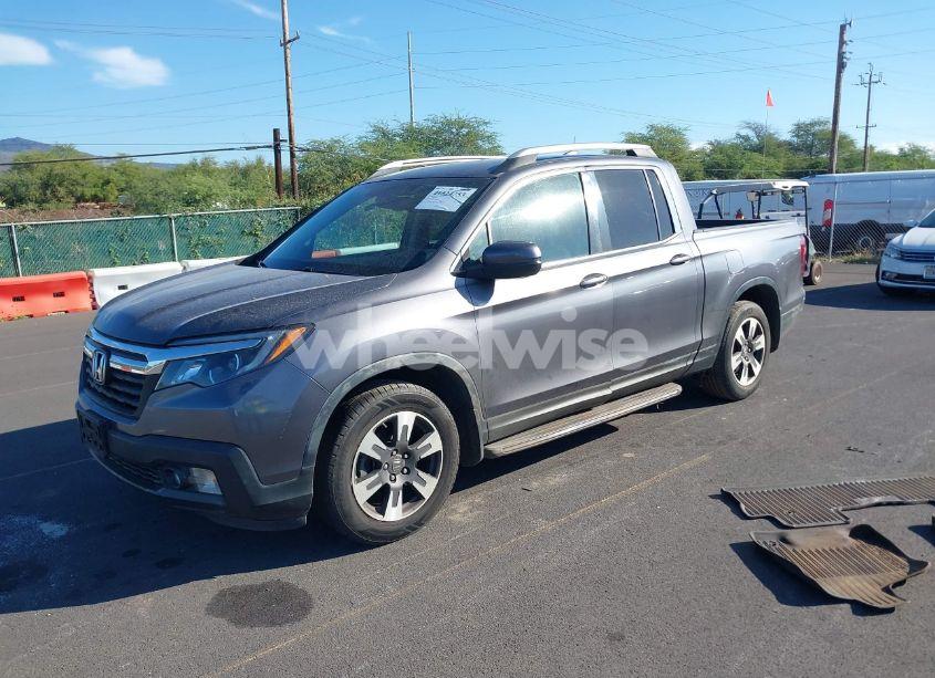 Photo 2 of 2017 Honda Ridgeline RTL-T (VIN 5FPYK2F64HB001113)