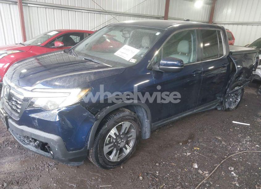 Photo 2 of 2017 Honda Ridgeline RTL-T (VIN 5FPYK2F64HB003234)