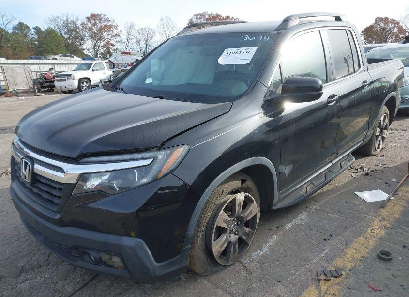 Photo 2 of 2017 Honda Ridgeline RTL-T (VIN 5FPYK2F65HB003694)