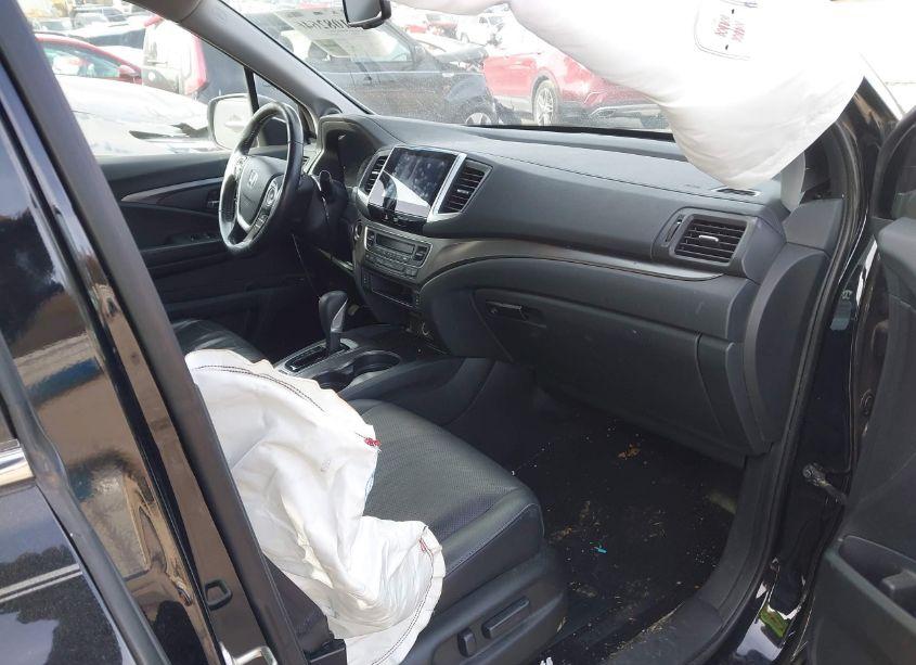 Photo 5 of 2017 Honda Ridgeline RTL-T (VIN 5FPYK2F65HB003694)