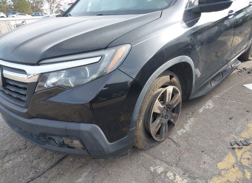 Photo 6 of 2017 Honda Ridgeline RTL-T (VIN 5FPYK2F65HB003694)