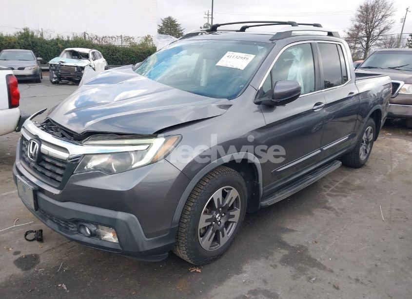 Photo 2 of 2017 Honda Ridgeline RTL-T (VIN 5FPYK2F65HB004473)