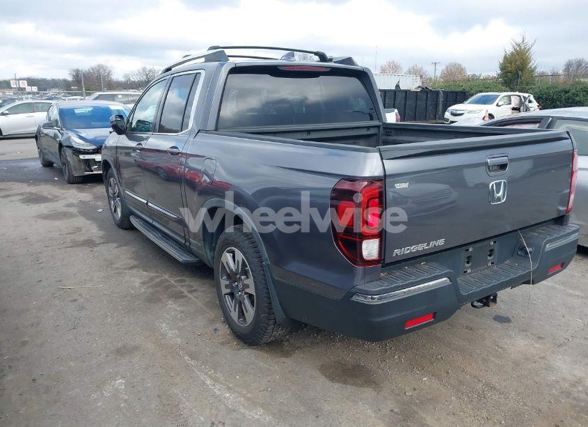 Photo 3 of 2017 Honda Ridgeline RTL-T (VIN 5FPYK2F65HB004473)