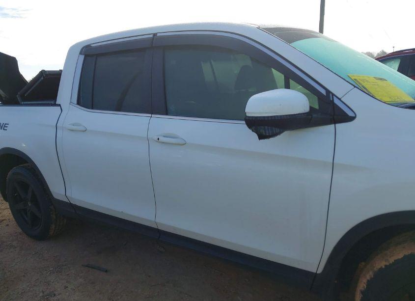 Photo 13 of 2017 Honda Ridgeline RTL-T (VIN 5FPYK2F65HB008765)