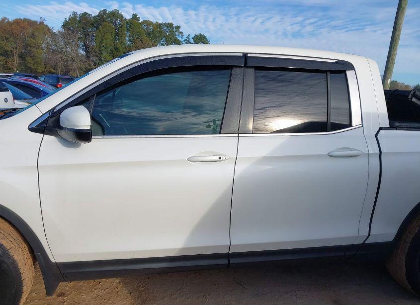 Photo 14 of 2017 Honda Ridgeline RTL-T (VIN 5FPYK2F65HB008765)