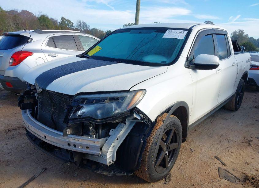 Photo 2 of 2017 Honda Ridgeline RTL-T (VIN 5FPYK2F65HB008765)