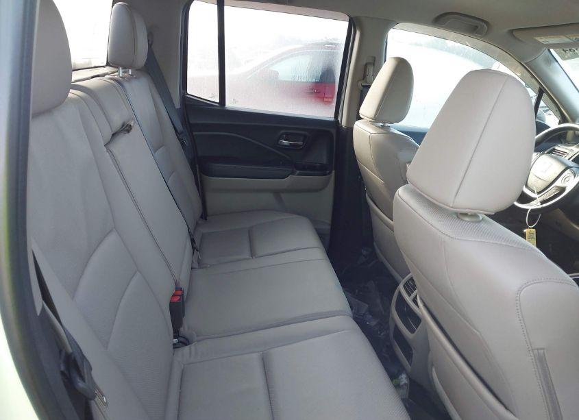 Photo 8 of 2017 Honda Ridgeline RTL-T (VIN 5FPYK2F65HB008765)