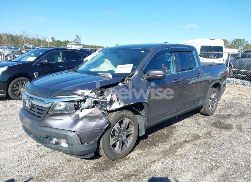 Photo 2 of 2018 Honda Ridgeline RTL-T (VIN 5FPYK2F65JB001451)