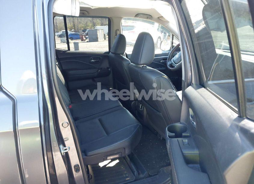 Photo 8 of 2018 Honda Ridgeline RTL-T (VIN 5FPYK2F65JB001451)