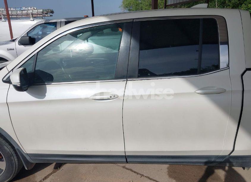 Photo 14 of 2017 Honda Ridgeline RTL-T (VIN 5FPYK2F67HB004457)