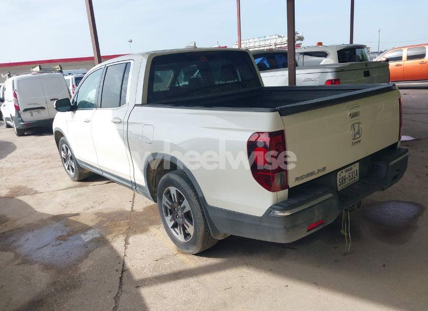 Photo 3 of 2017 Honda Ridgeline RTL-T (VIN 5FPYK2F67HB004457)