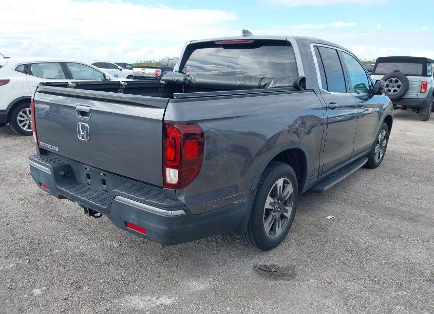 Photo 4 of 2018 Honda Ridgeline RTL-T (VIN 5FPYK2F68JB001444)