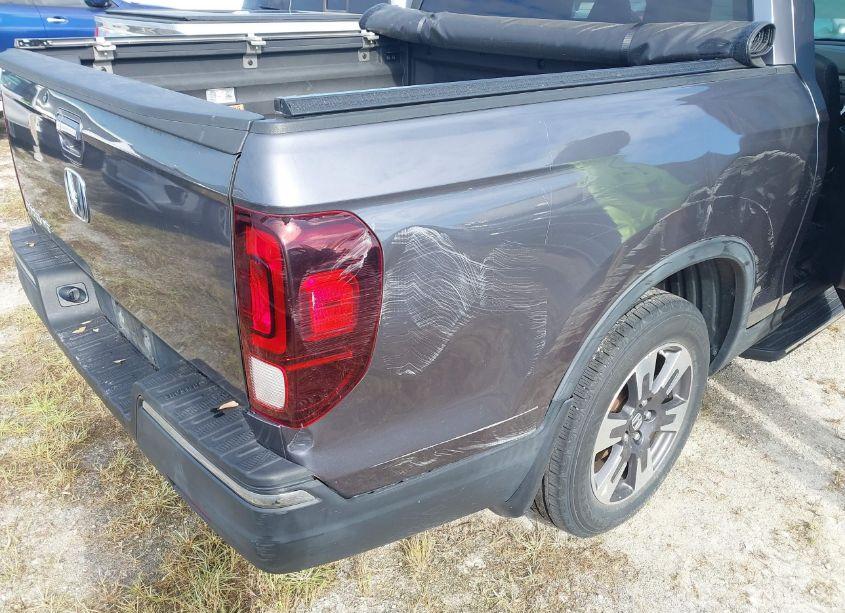 Photo 6 of 2018 Honda Ridgeline RTL-T (VIN 5FPYK2F68JB001444)