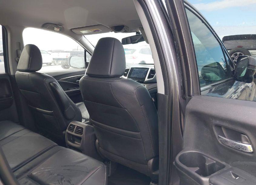 Photo 8 of 2018 Honda Ridgeline RTL-T (VIN 5FPYK2F68JB001444)