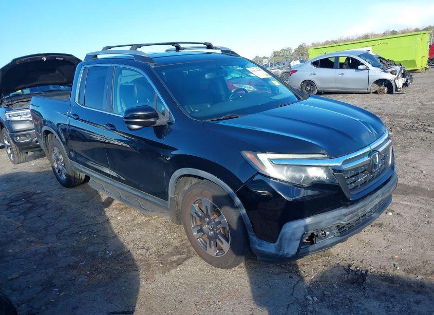 2017 Honda Ridgeline RTL-T (VIN 5FPYK2F69HB007537) main photo