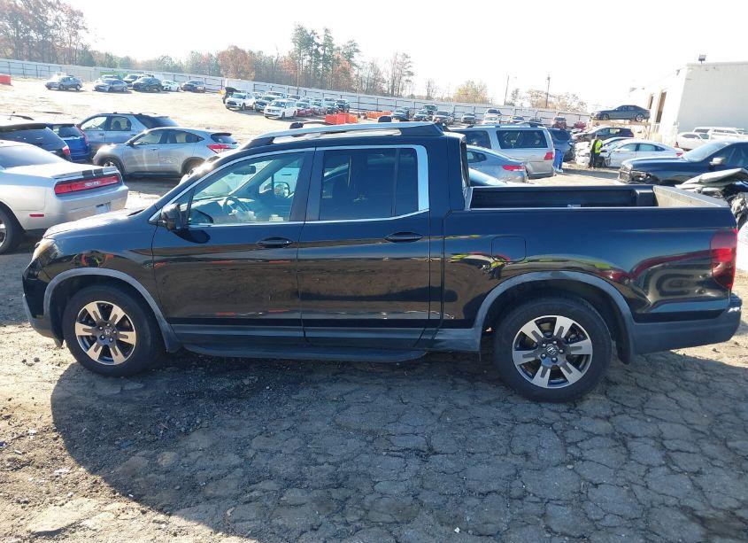 Photo 14 of 2017 Honda Ridgeline RTL-T (VIN 5FPYK2F69HB007537)