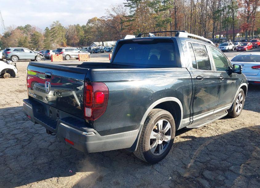 Photo 4 of 2017 Honda Ridgeline RTL-T (VIN 5FPYK2F69HB007537)