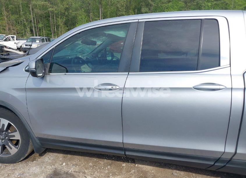 Photo 14 of 2019 Honda Ridgeline RTL-T (VIN 5FPYK2F69KB004533)