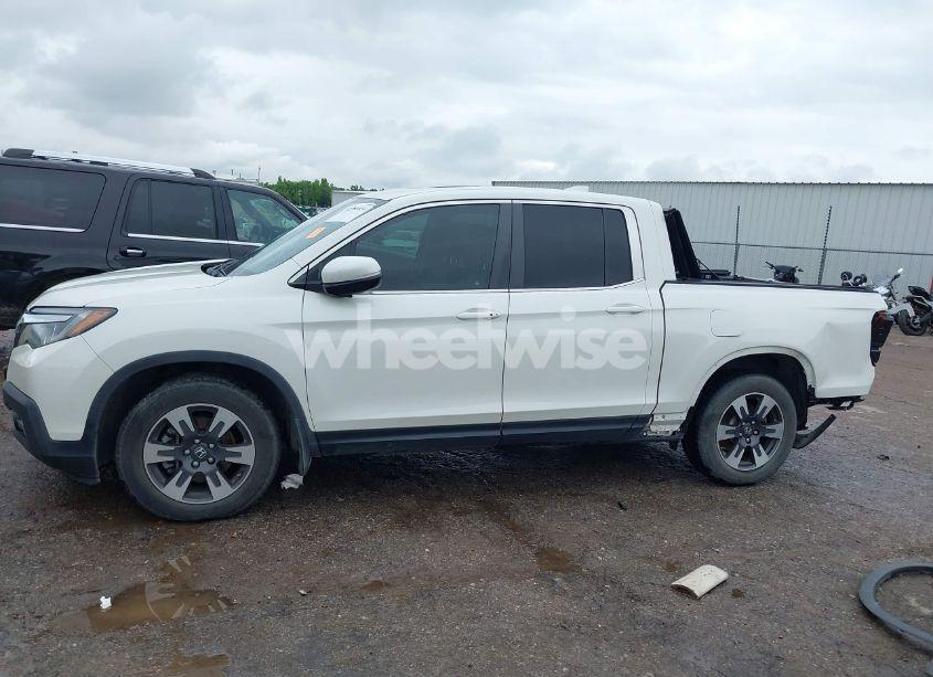 Photo 15 of 2019 Honda Ridgeline RTL-T (VIN 5FPYK2F69KB004726)