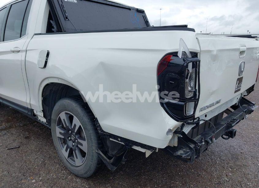 Photo 6 of 2019 Honda Ridgeline RTL-T (VIN 5FPYK2F69KB004726)