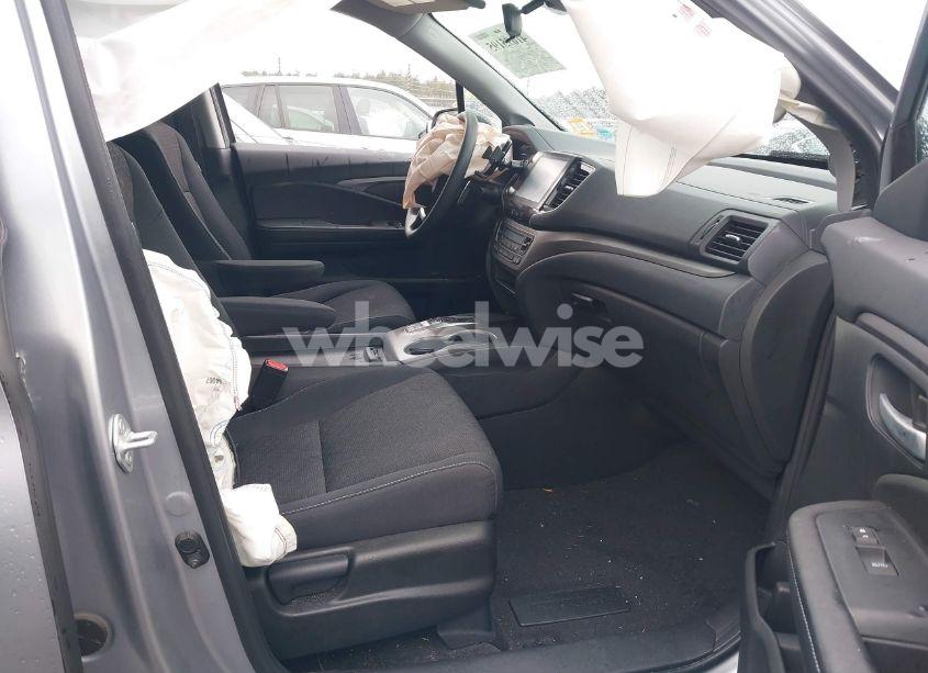 Photo 5 of 2021 Honda Ridgeline AWD SPORT (VIN 5FPYK3F10MB002683)