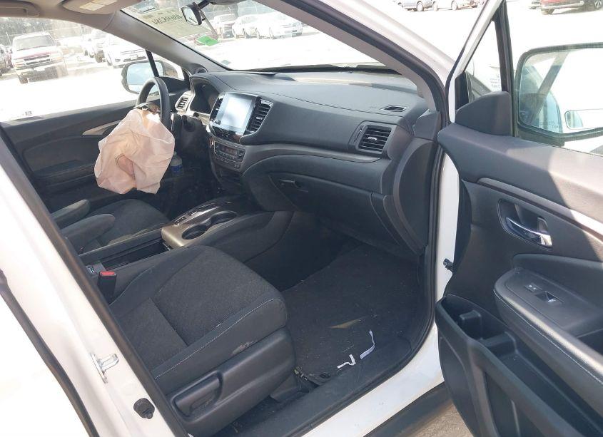 Photo 5 of 2021 Honda Ridgeline AWD SPORT (VIN 5FPYK3F10MB018804)