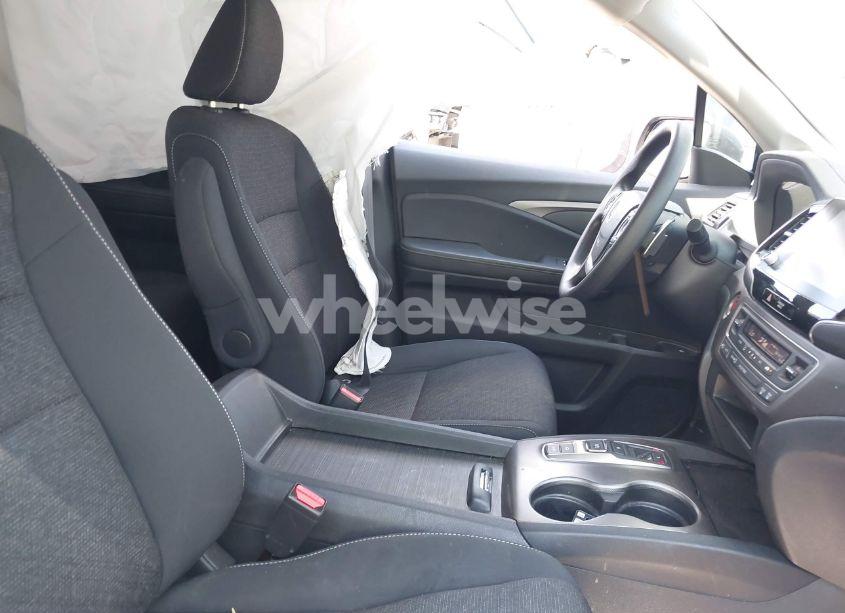 Photo 5 of 2021 Honda Ridgeline AWD SPORT (VIN 5FPYK3F10MB021413)