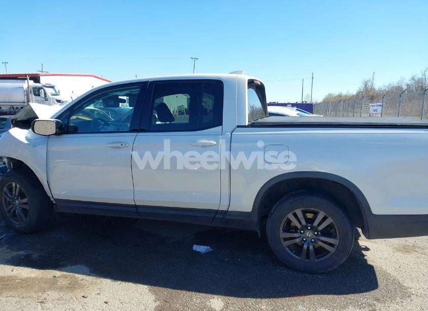Photo 14 of 2018 Honda Ridgeline SPORT (VIN 5FPYK3F12JB001126)