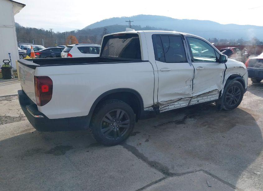 Photo 4 of 2019 Honda Ridgeline SPORT (VIN 5FPYK3F12KB006666)