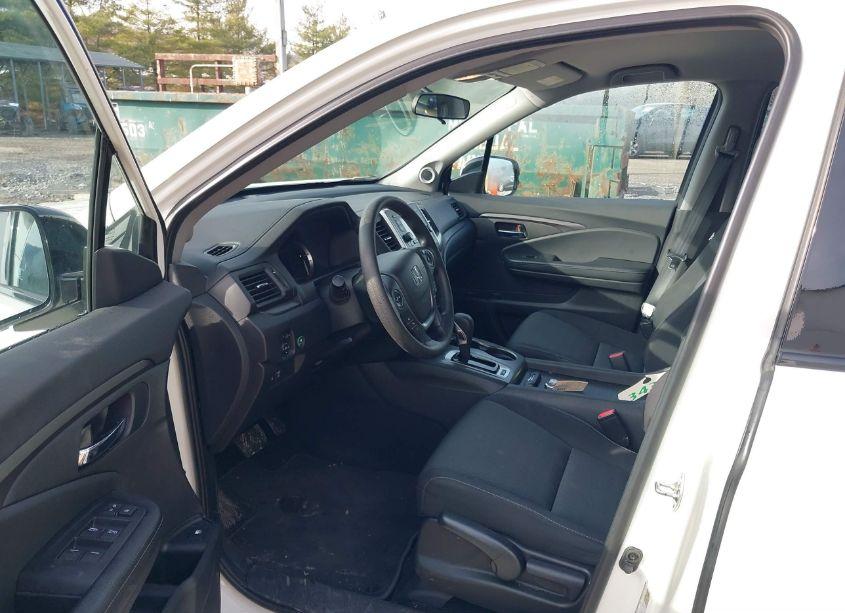 Photo 5 of 2019 Honda Ridgeline SPORT (VIN 5FPYK3F12KB006666)