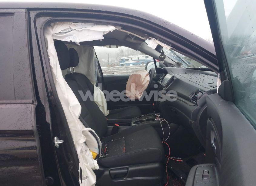 Photo 5 of 2021 Honda Ridgeline AWD SPORT (VIN 5FPYK3F12MB002877)