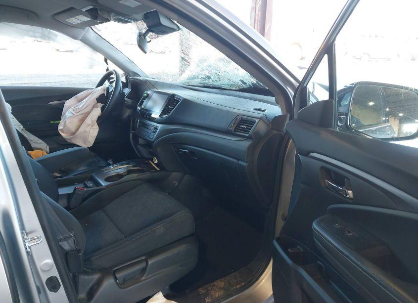 Photo 5 of 2021 Honda Ridgeline AWD SPORT (VIN 5FPYK3F12MB004872)