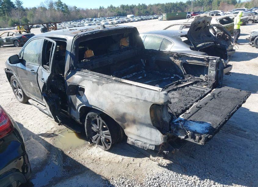 Photo 3 of 2018 Honda Ridgeline SPORT (VIN 5FPYK3F13JB004309)