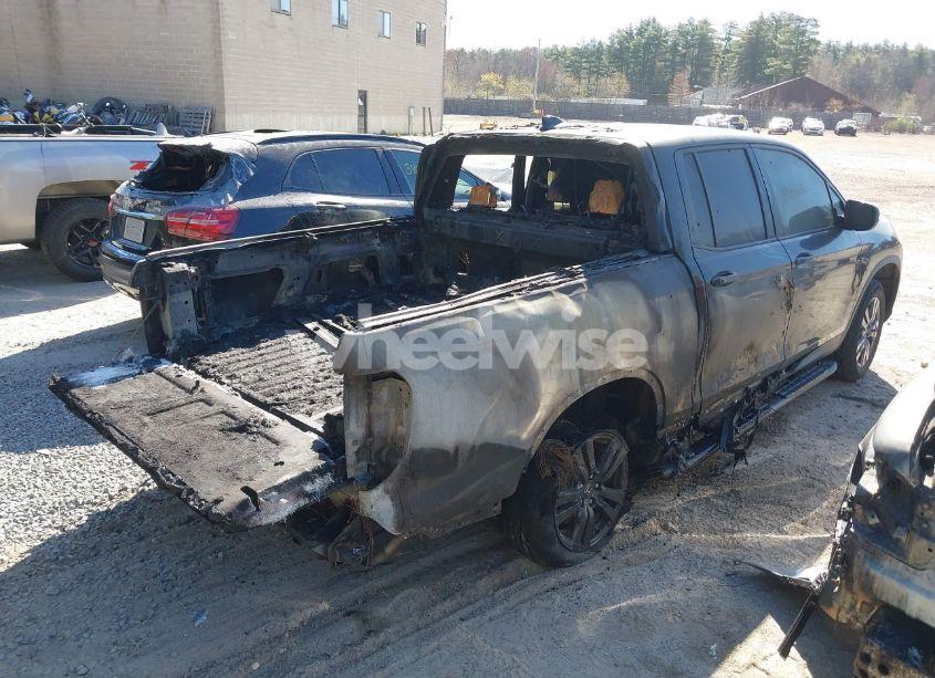 Photo 4 of 2018 Honda Ridgeline SPORT (VIN 5FPYK3F13JB004309)